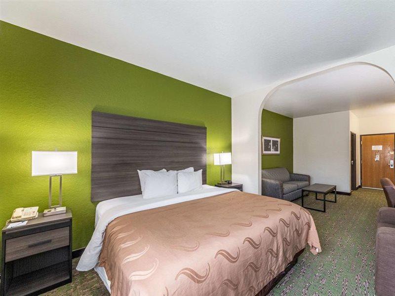 Quality Suites Сан Антонио Екстериор снимка