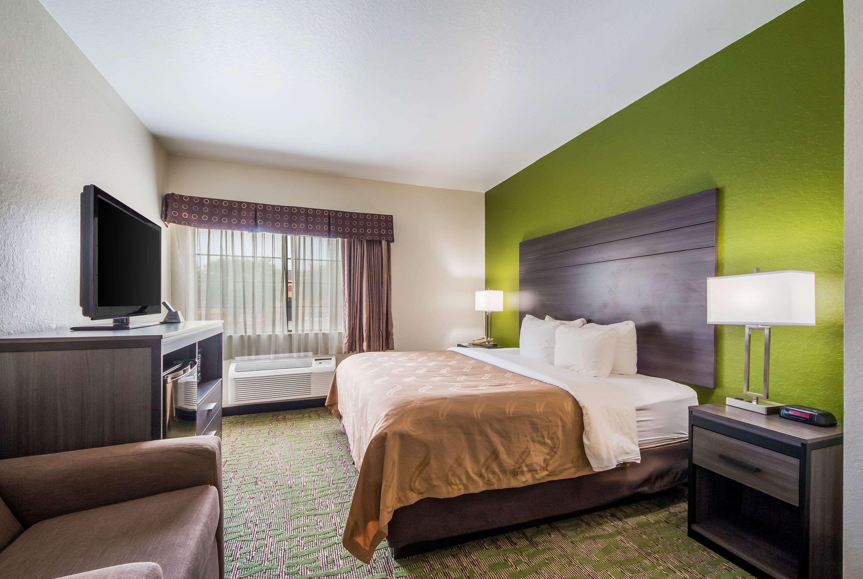 Quality Suites Сан Антонио Екстериор снимка