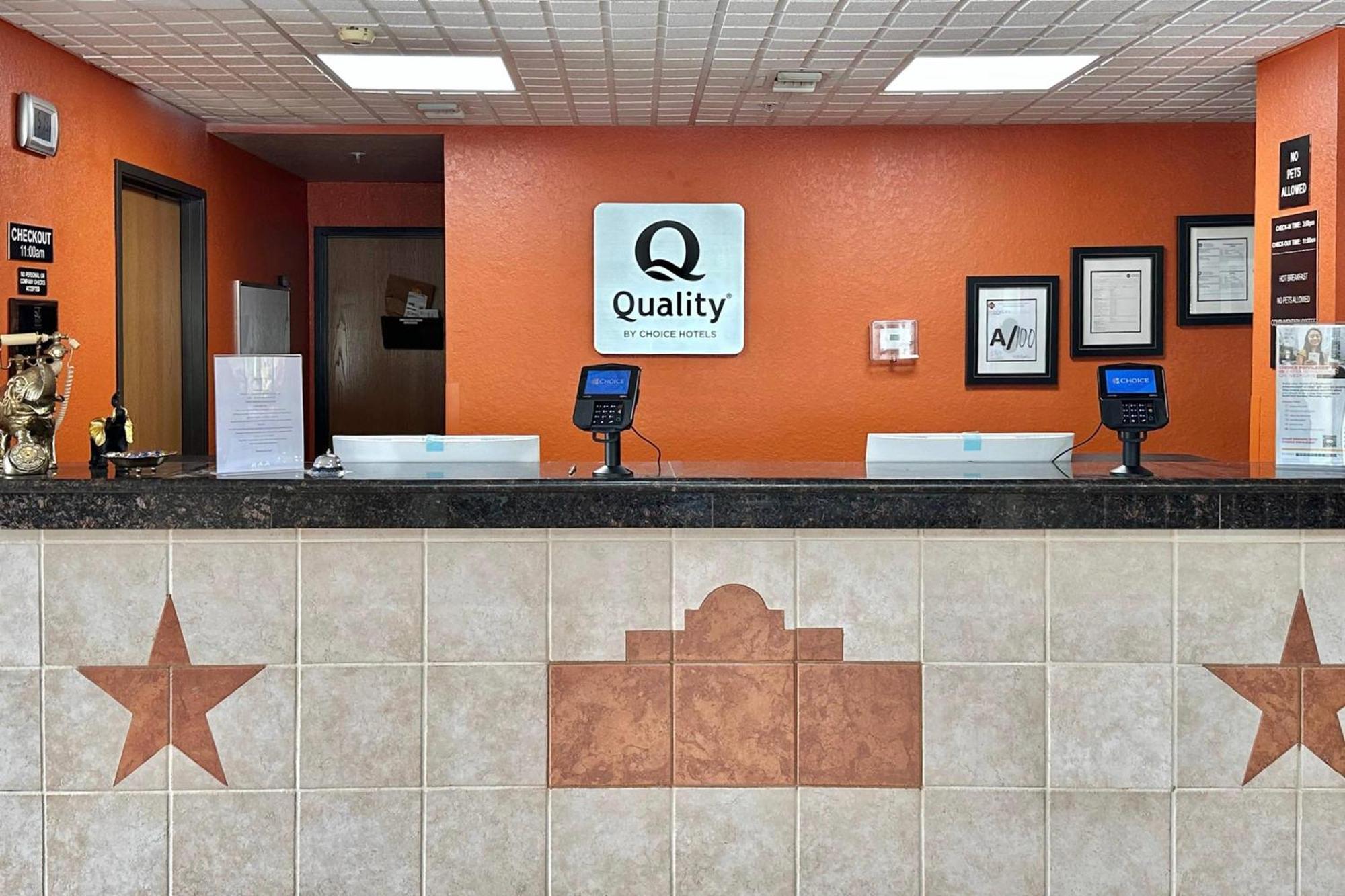 Quality Suites Сан Антонио Екстериор снимка